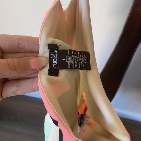 Summer dress - Picture 3 of 3